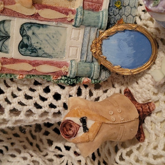 Victorian dollhouse accessories figurines - Picture 2 of 7